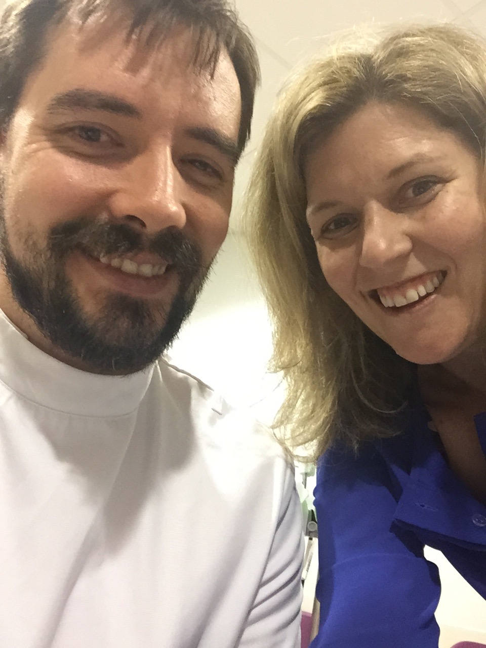 Deborah and nurse Sam during her first night on the venetoclax and obinutuzumab trial
